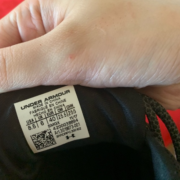 Under armor sneakers - Picture 5 of 5